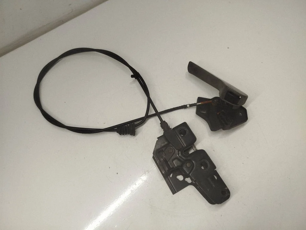 Engine bonnet (hood) release handle – Volkswagen Transporter - Caravelle T5 (2003-2015)
