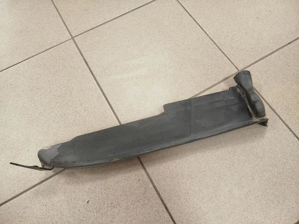 Priekinio slenksčio apdaila (išorinė)