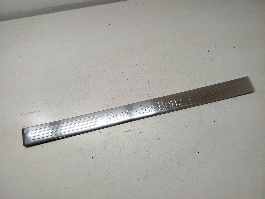 Front sill trim cover A2126860936