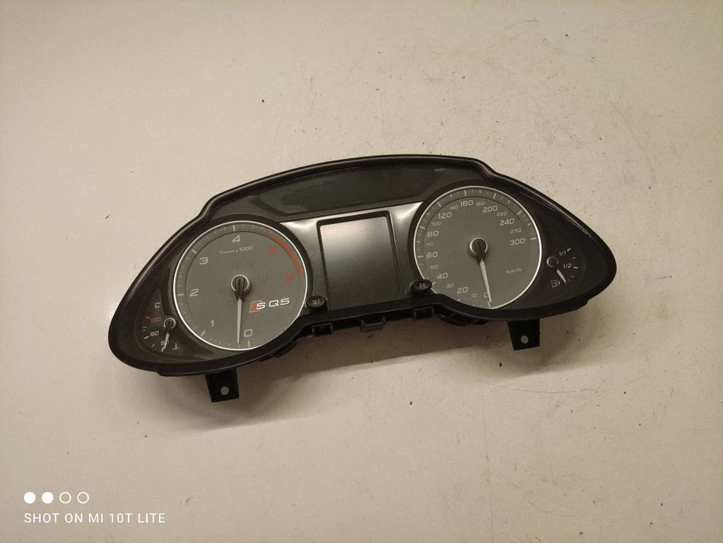 Speedometer (instrument cluster) 8R0920931F