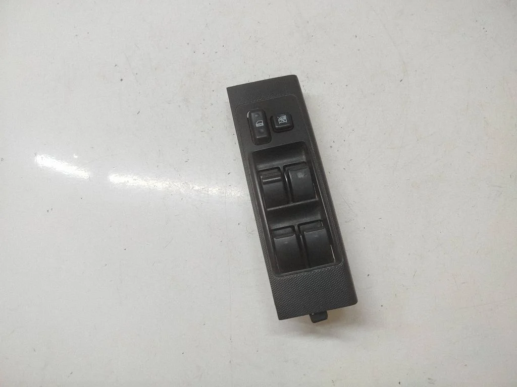 Electric window control switch 848200F030