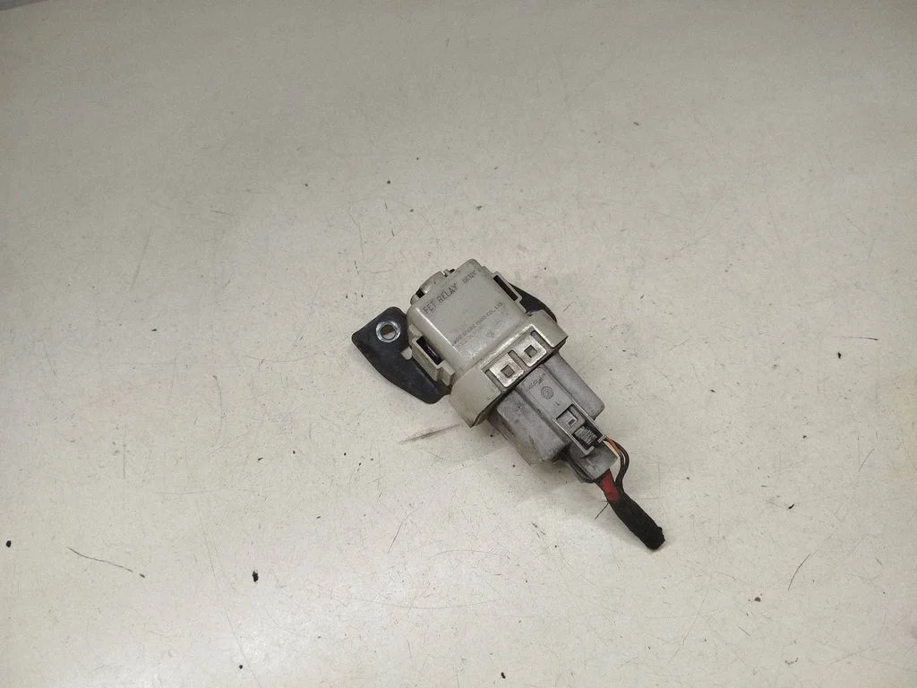 Eelsüüteküünalde relee 368302F150