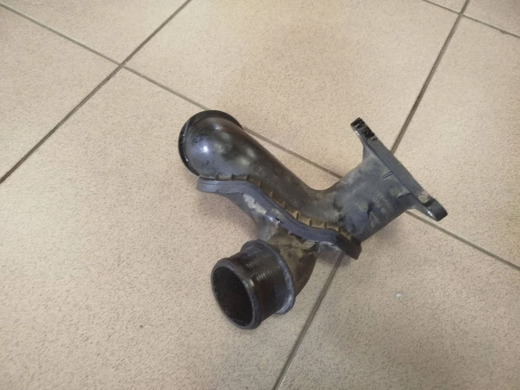 EGR valve line/pipe/hose FK6298659C
