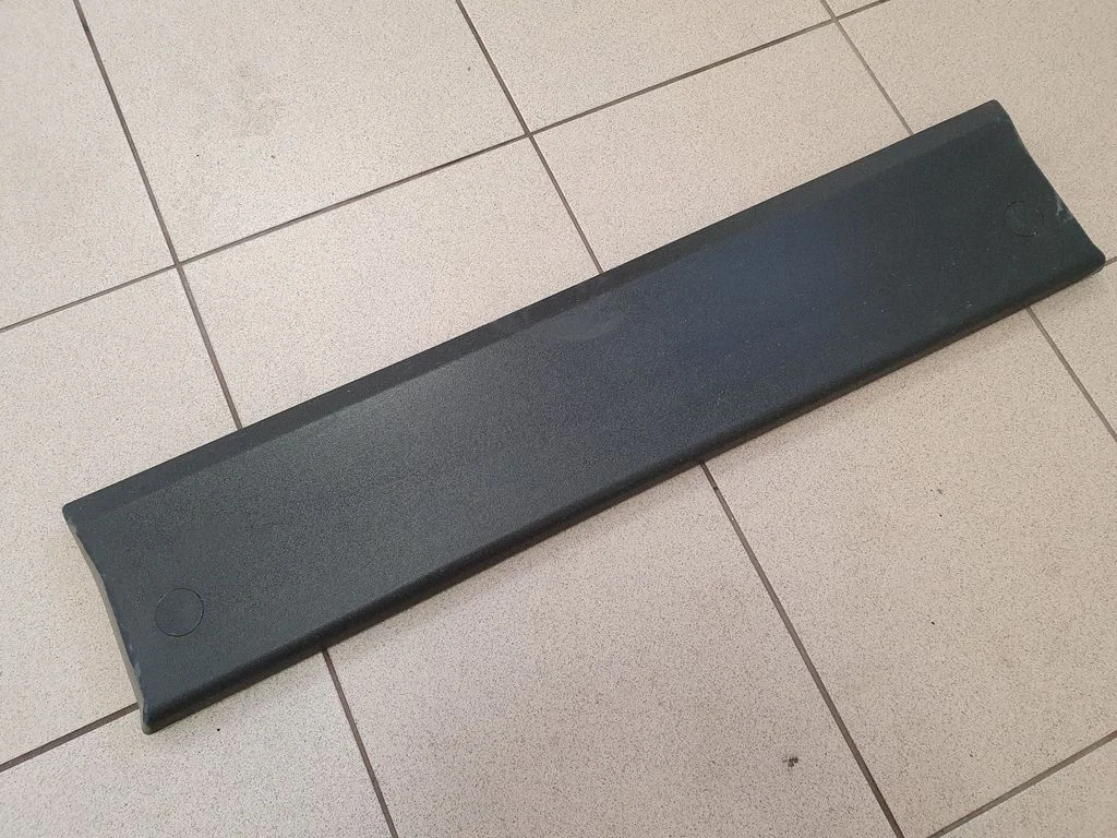 Tagaukse liist (mold) 504099536