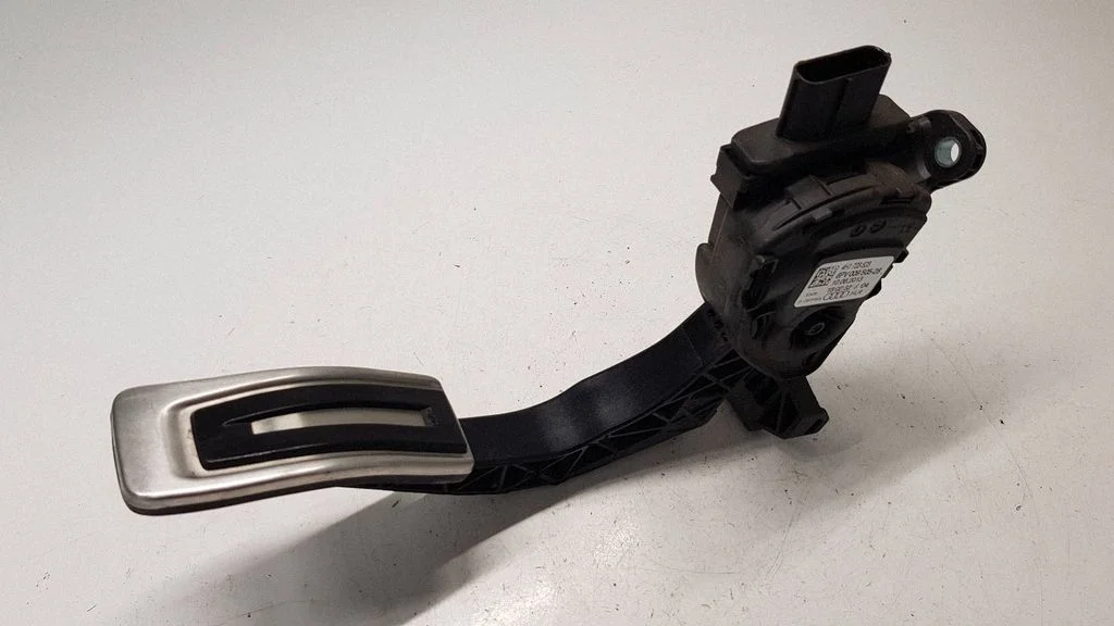 Accelerator throttle pedal 4H1723523