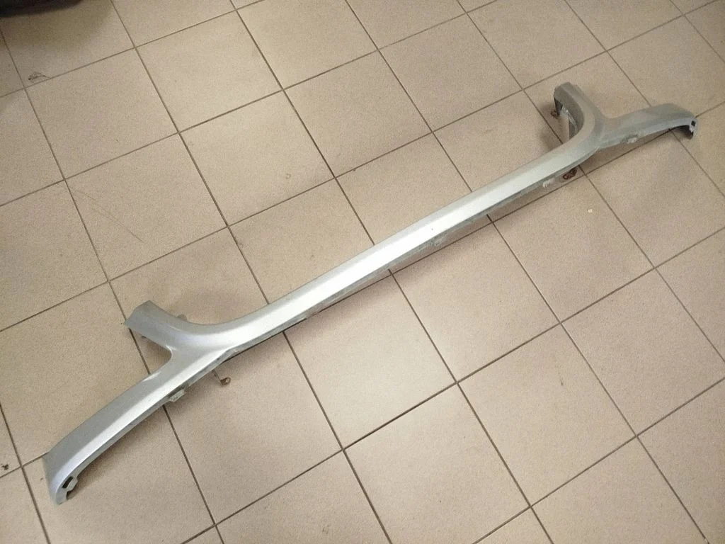 Priekinio žibinto apdaila