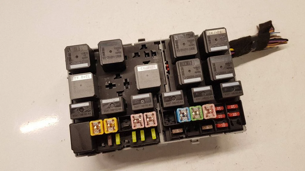 Moduł bezpieczników 6C1T14A067CB