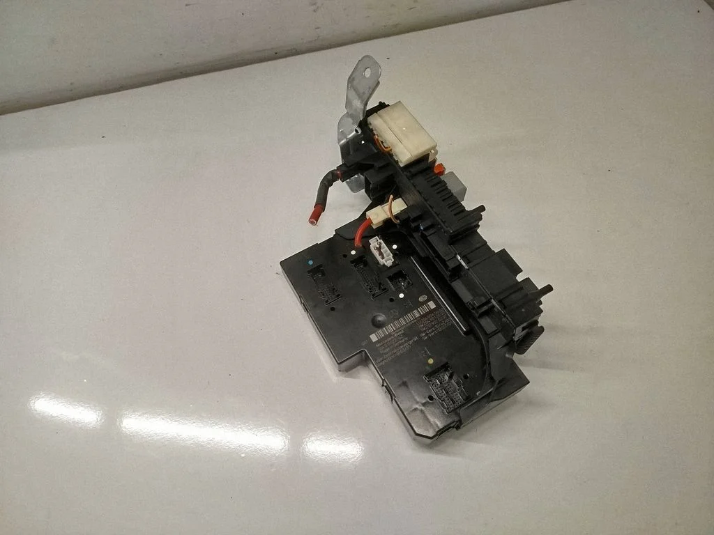Fuse box set A2049065602