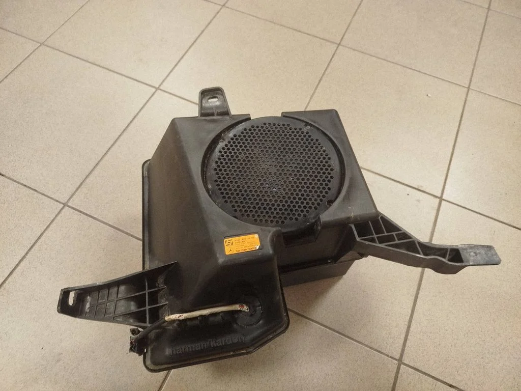 Subwoofer speaker A1648203502