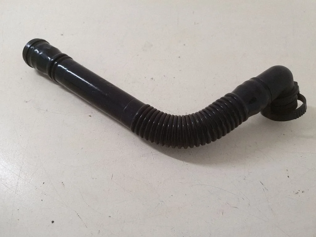 Breather/breather pipe/hose – Volkswagen Touran I (2003-2010)