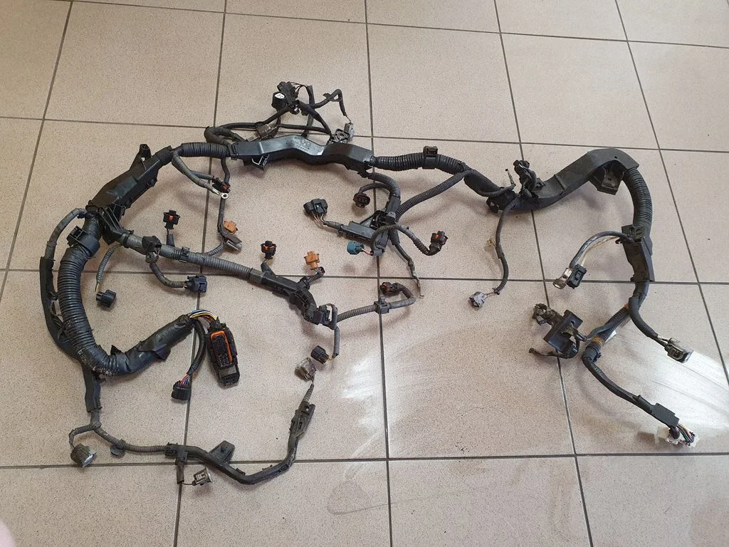 Motora vadu instalācija