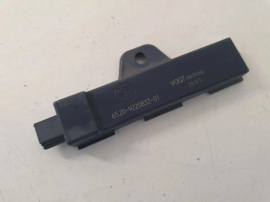 Interior comfort aerial antenna 9220832