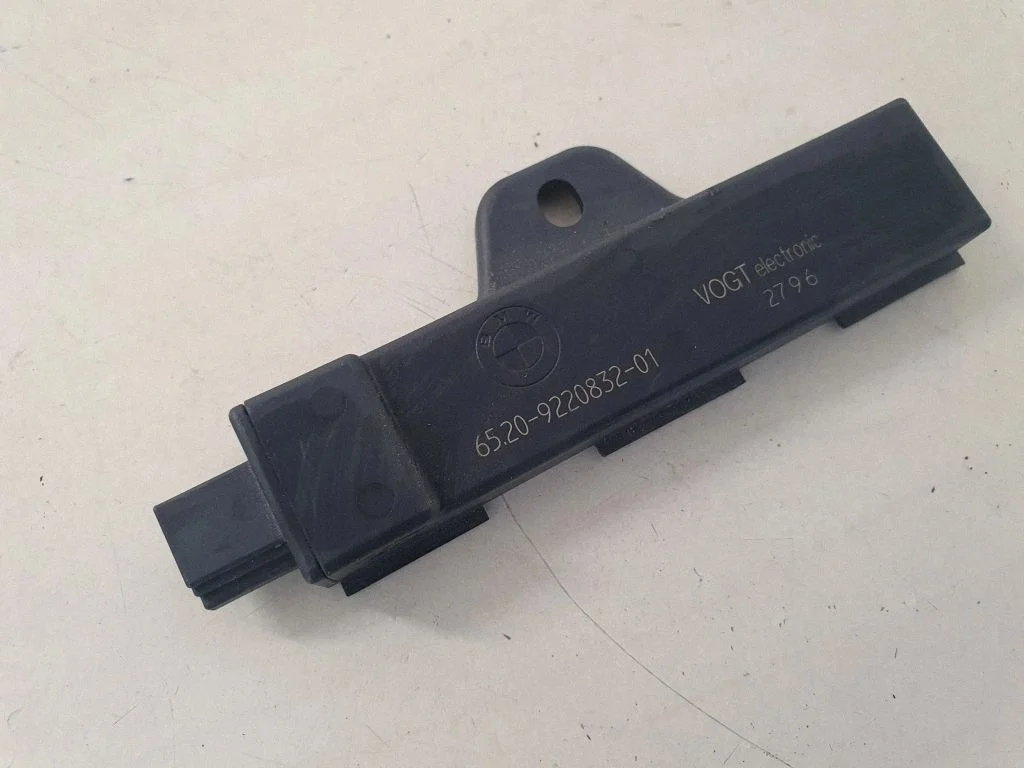 Interior comfort aerial antenna 9220832