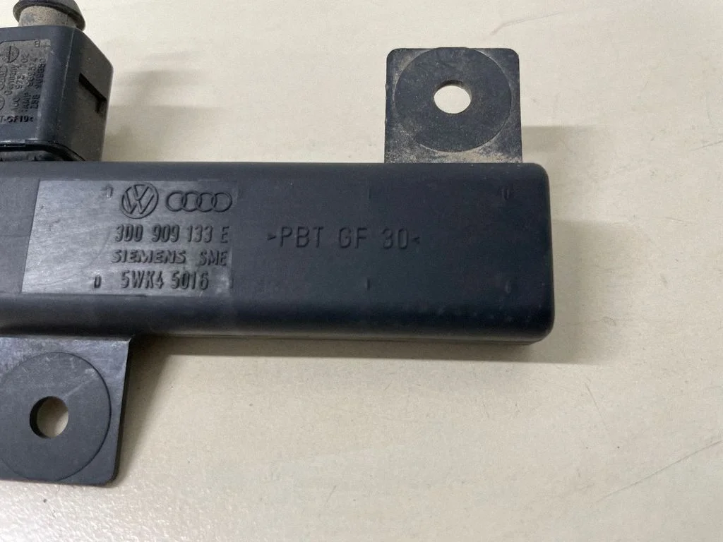 Interior comfort aerial antenna 3D0909133E