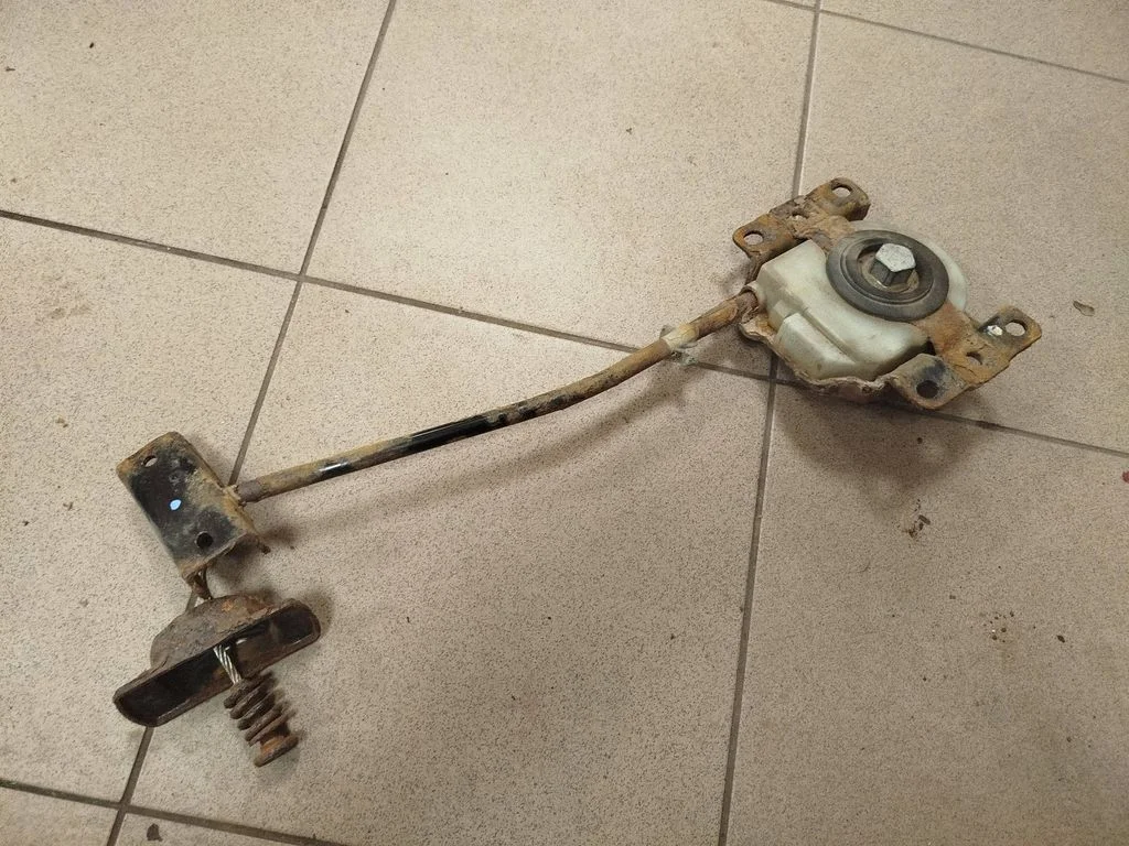 Atsarginio rato tvirtinimo komplektas