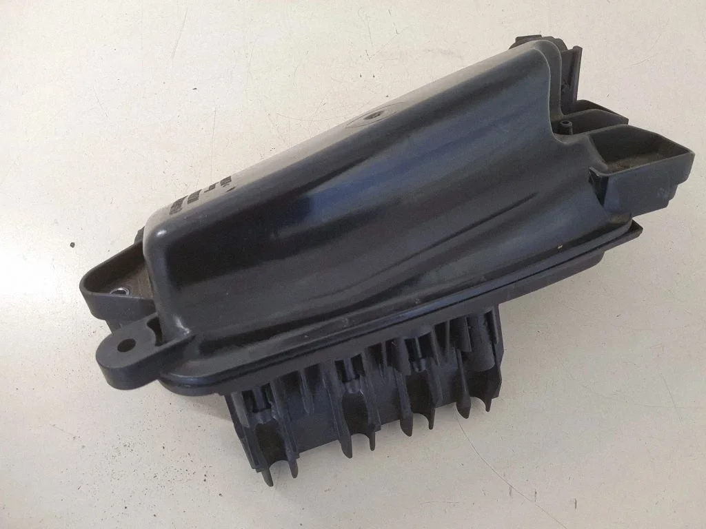 Vacuum air tank A6510700568