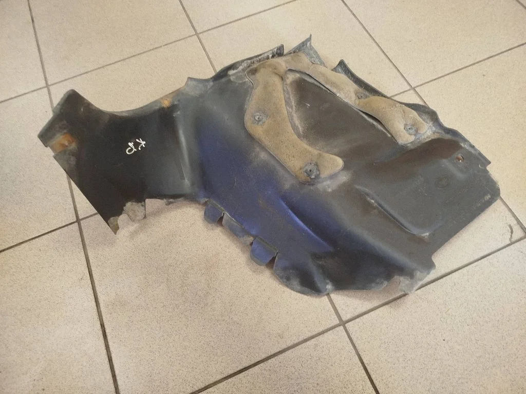 Priekinės važiuoklės dugno apsauga