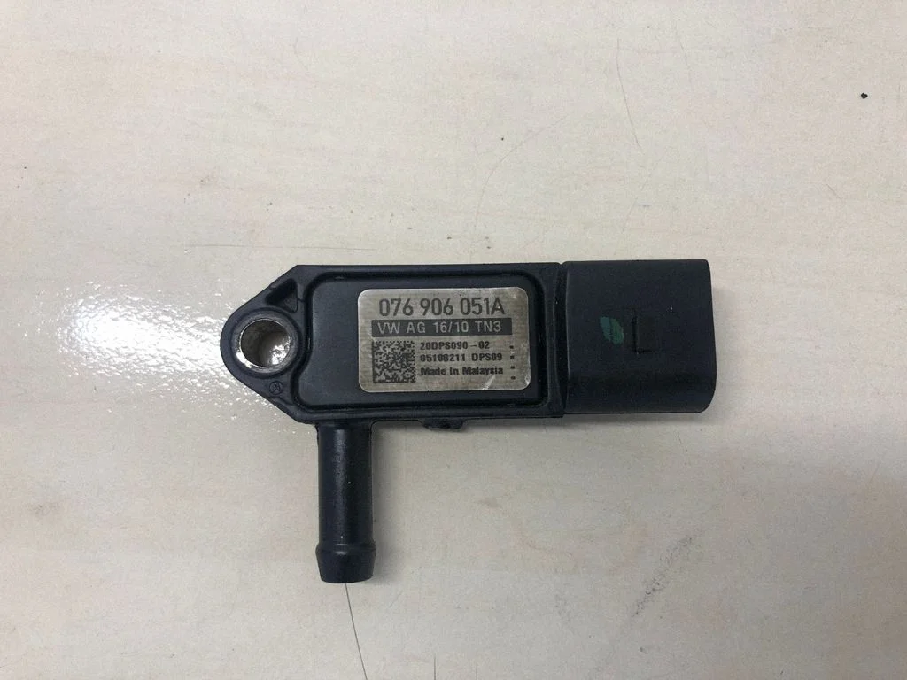 Exhaust gas pressure sensor 076906051A