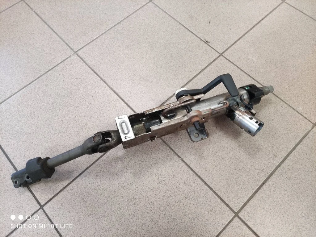 Steering wheel axle set