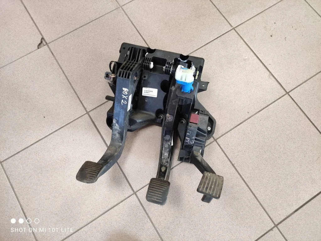 Pedalų komplektas