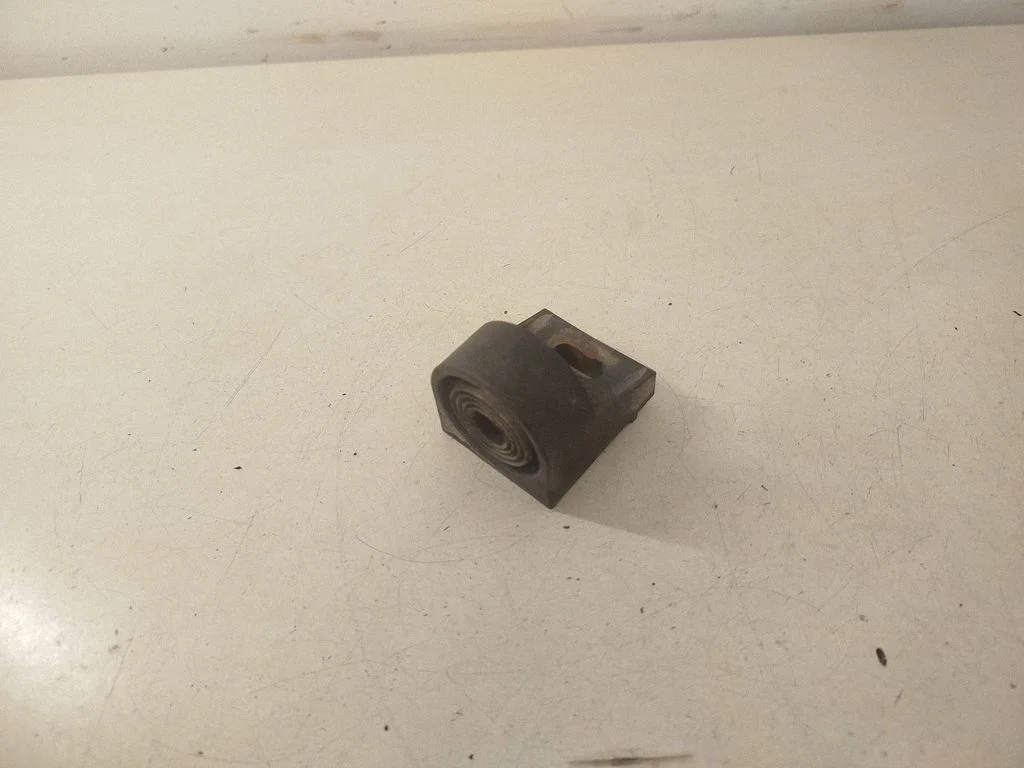 Radiator mount bracket F1427