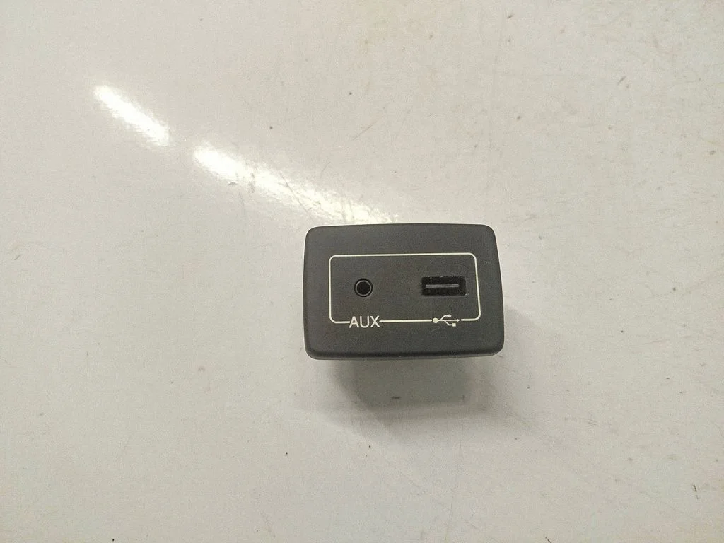 USB socket connector 7356546330