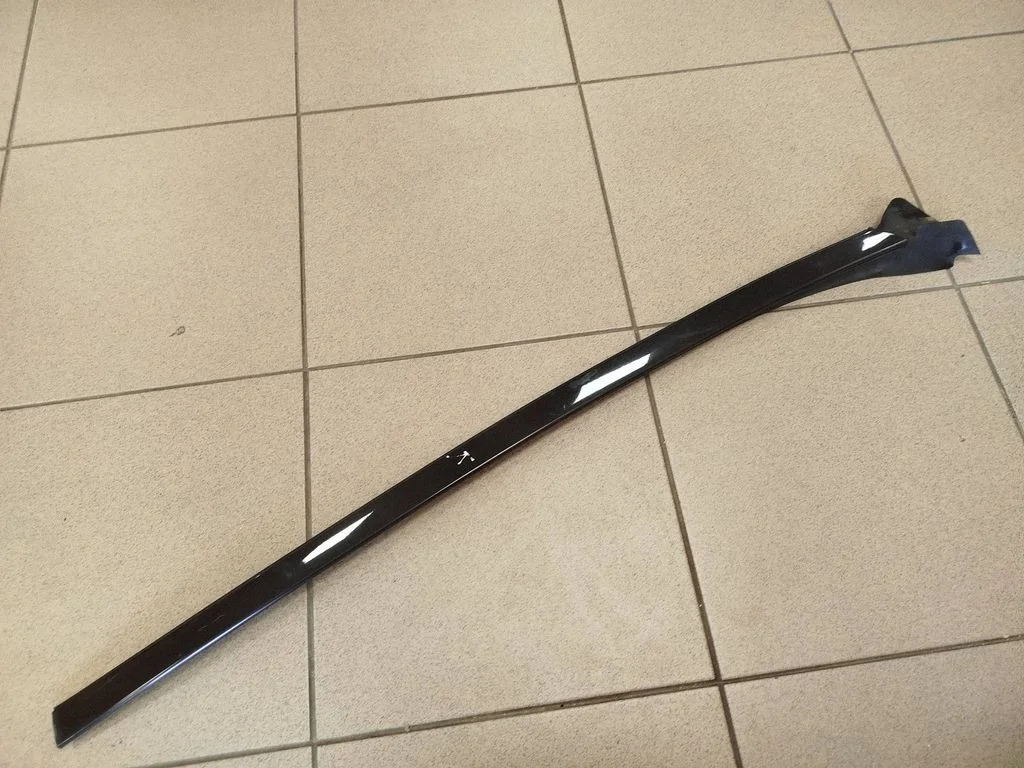 Windshield trim A2126901162
