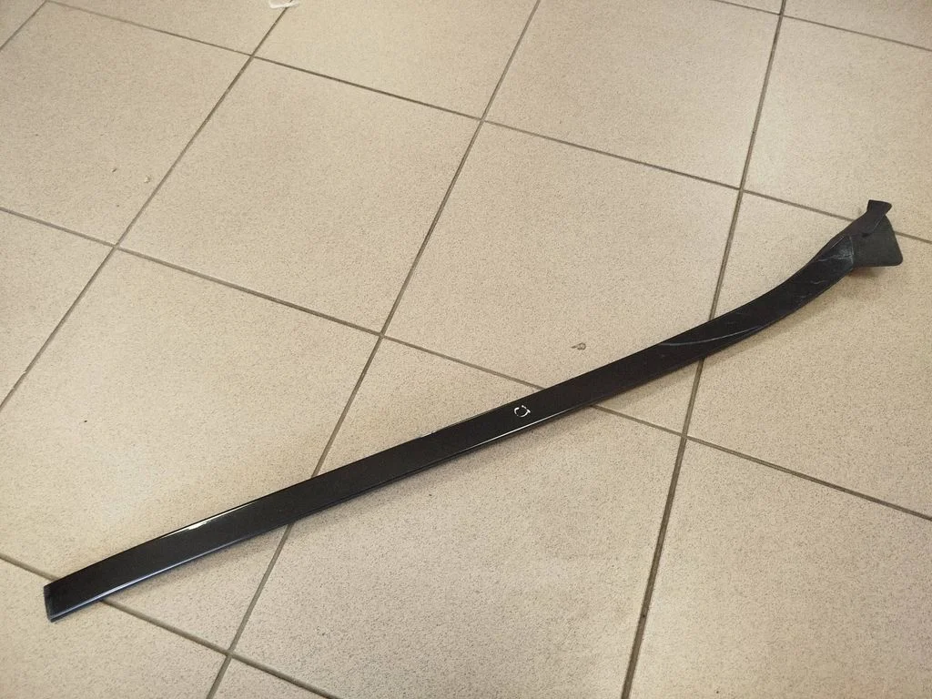 Windshield trim A2126901082