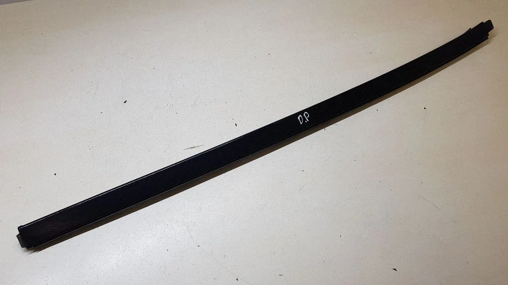 Windshield trim 861324H000