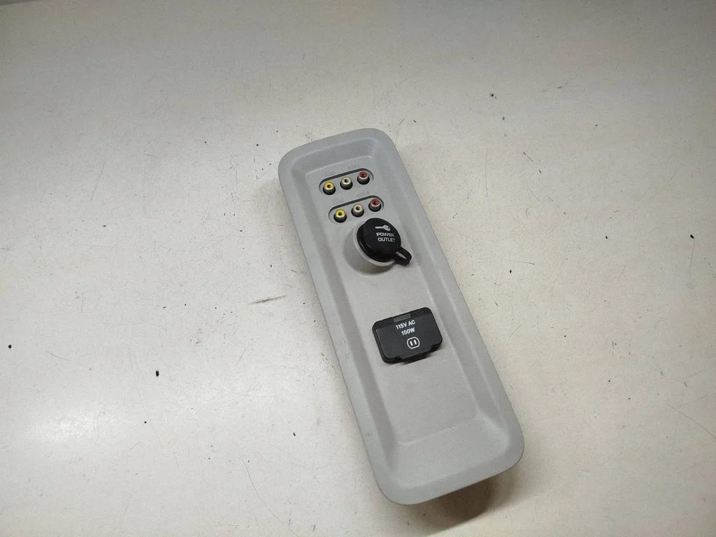 12 V lizdas (gale)
