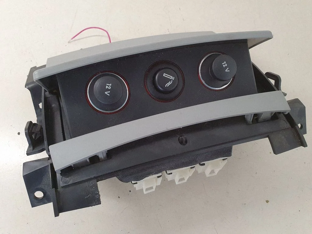 12 V lizdas (gale)
