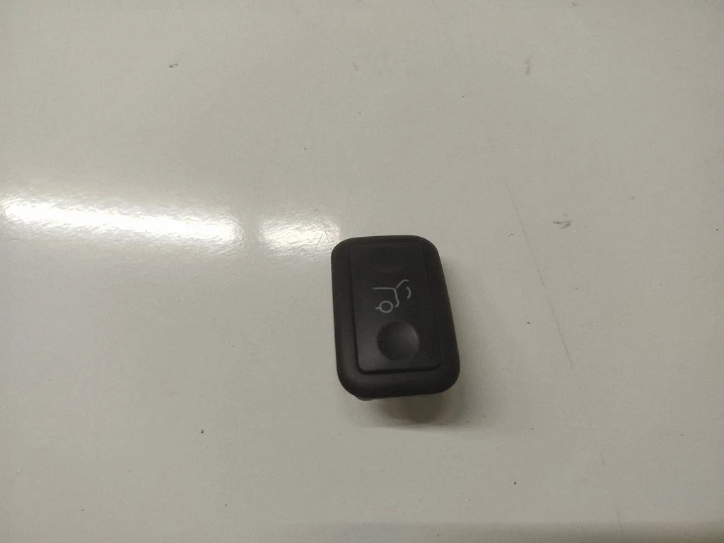 Tailgate opening switch A2048707151