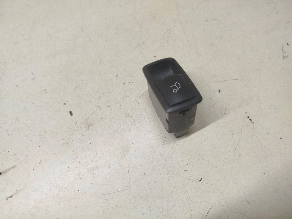 Tailgate opening switch – Mercedes-Benz GL-Class X164 (2006-2012)