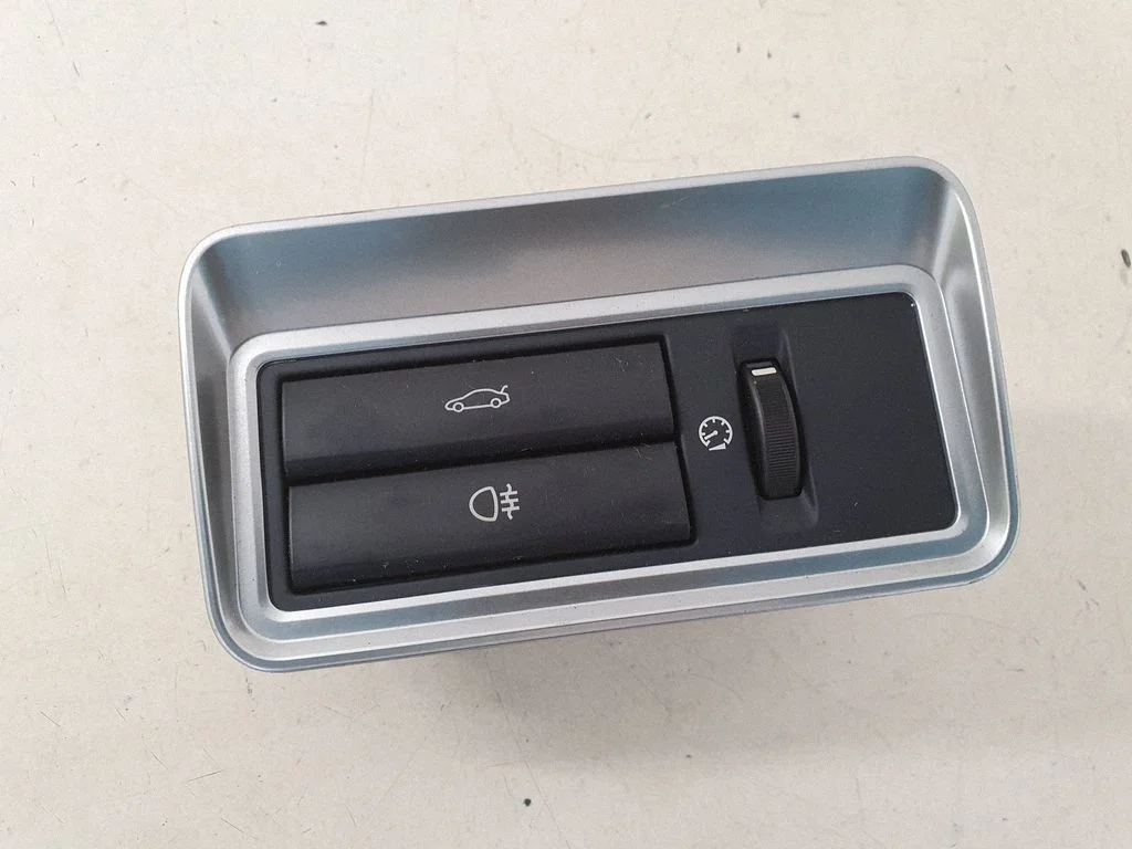 Tailgate opening switch – Jaguar XF X250 (2007-2015)