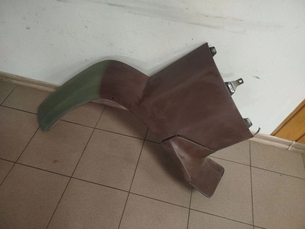 Moldingas ant galinio sparno