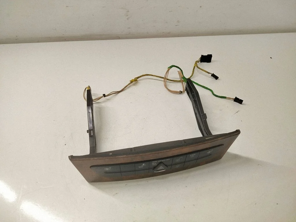 A set of switches A2196800939