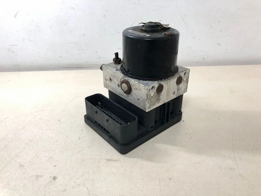 ABS bloks 8M512C405AA