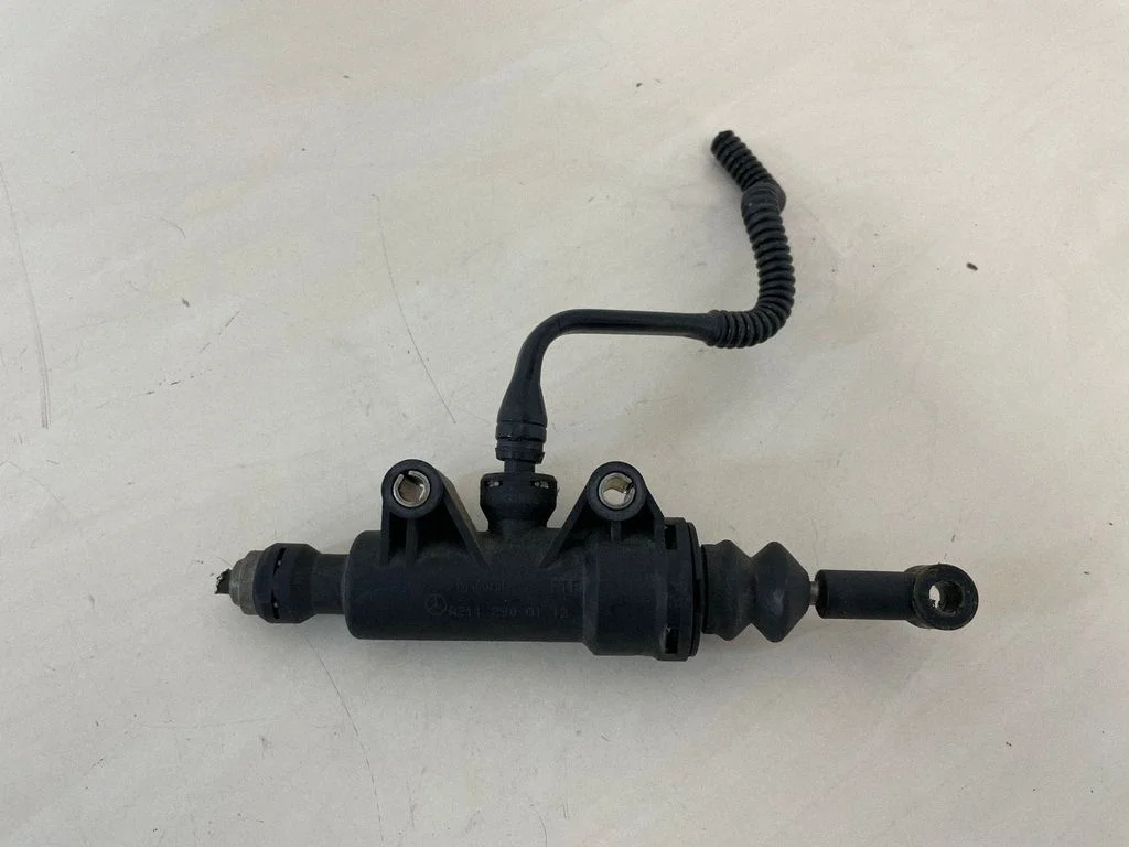 Master brake cylinder A2112900112