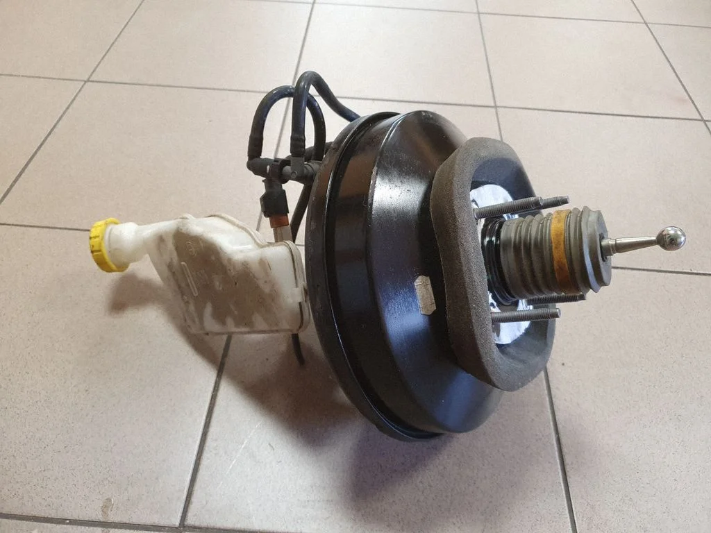 Brake booster 9805058180