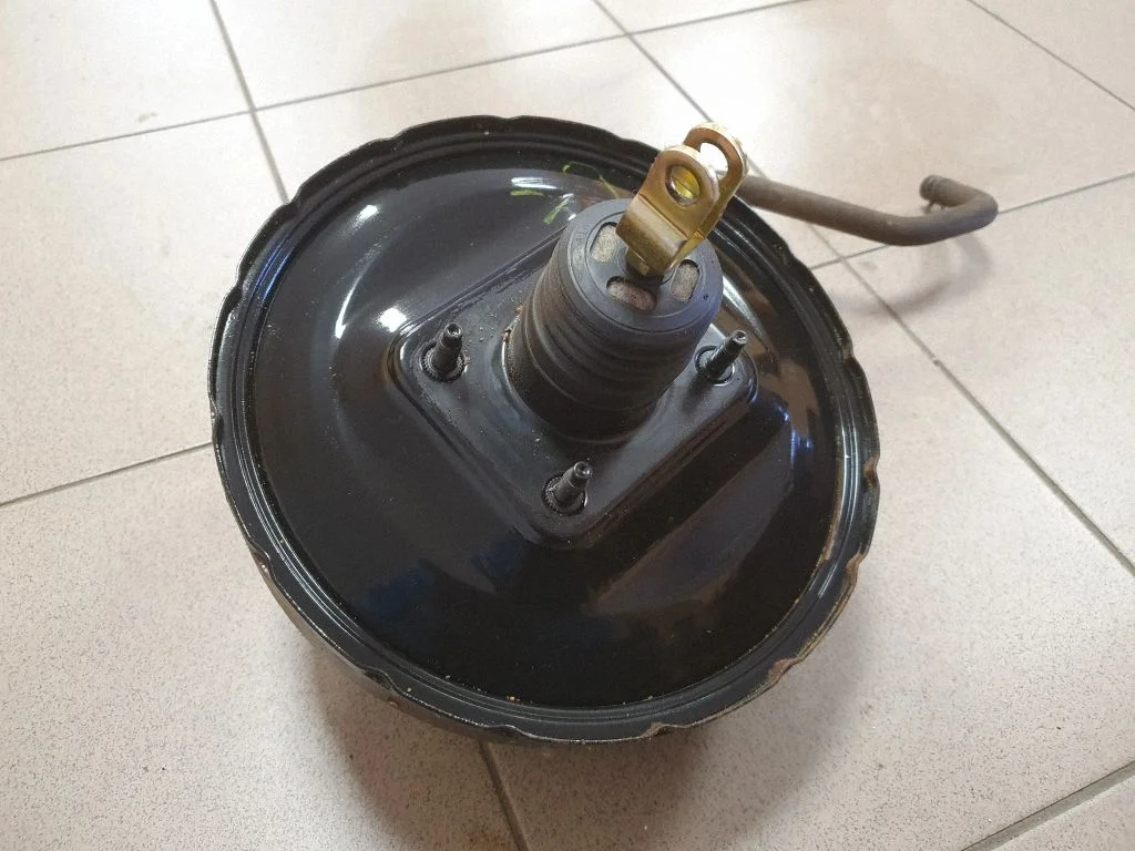 Brake booster – Mitsubishi Outlander (2001-2007)