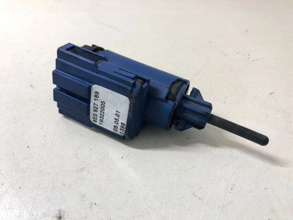 Brake pedal sensor switch 8E0927189
