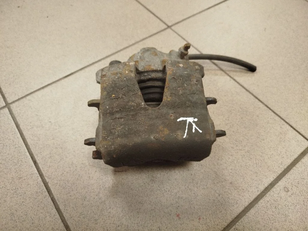 Esimene pidurisadul 5Q0615105