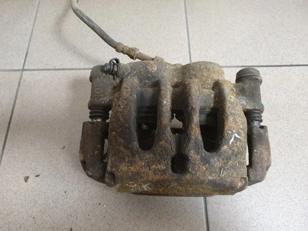 Front brake caliper – Mercedes-Benz Vito Viano W639 (2003-2014)