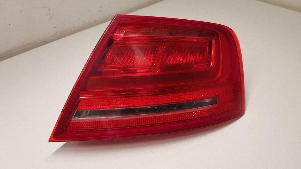Rear/tail lights 4H0945096