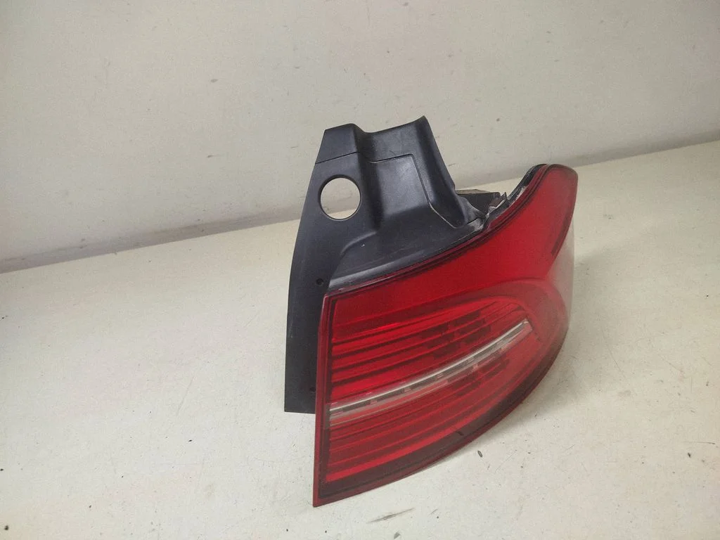 Lampa tylna w błotniku 3G9945208B
