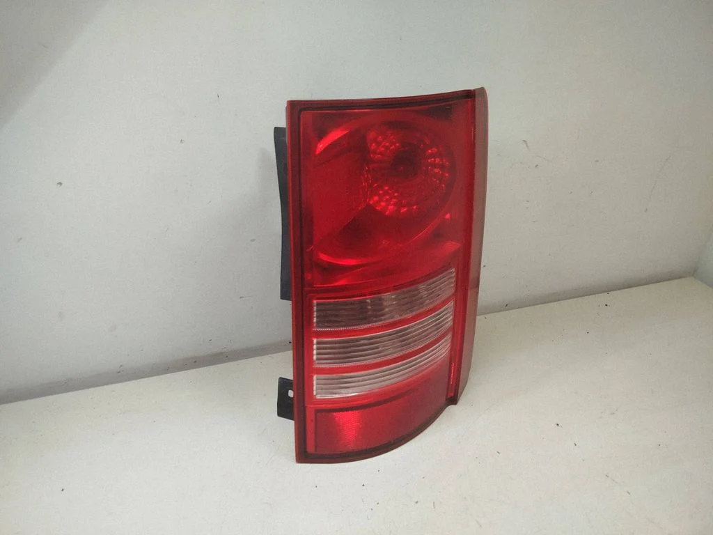 Rear/tail lights 05113200AB
