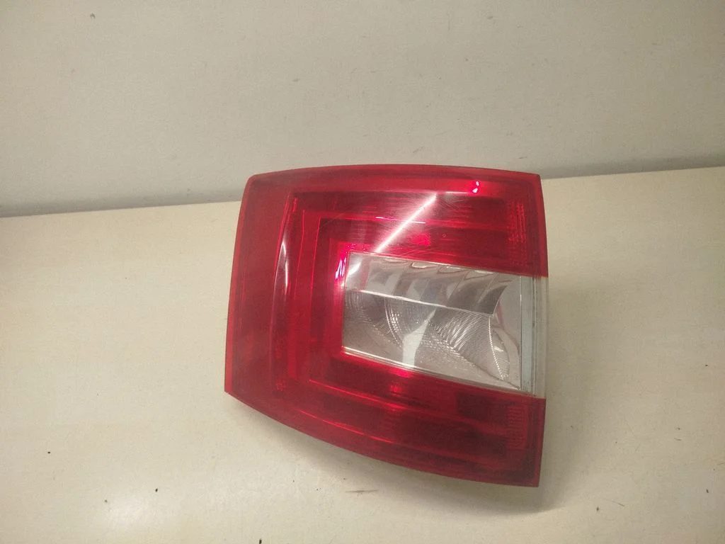 Tagatuli keres – vasak