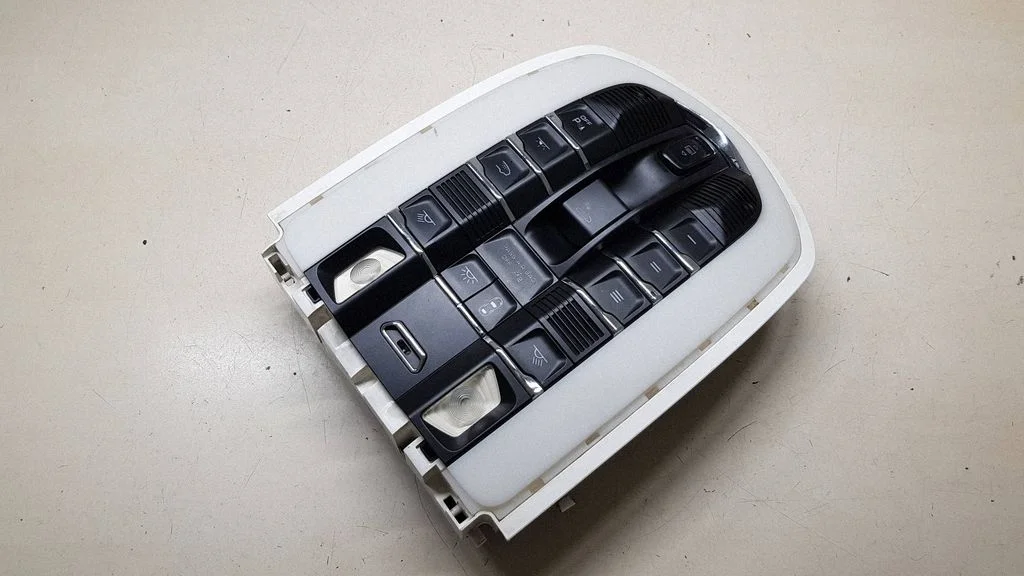 Front seat light – Porsche Cayenne (92A) (2010-2017)