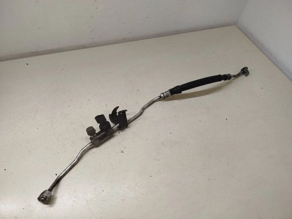 Air conditioning (A/C) pipe/hose