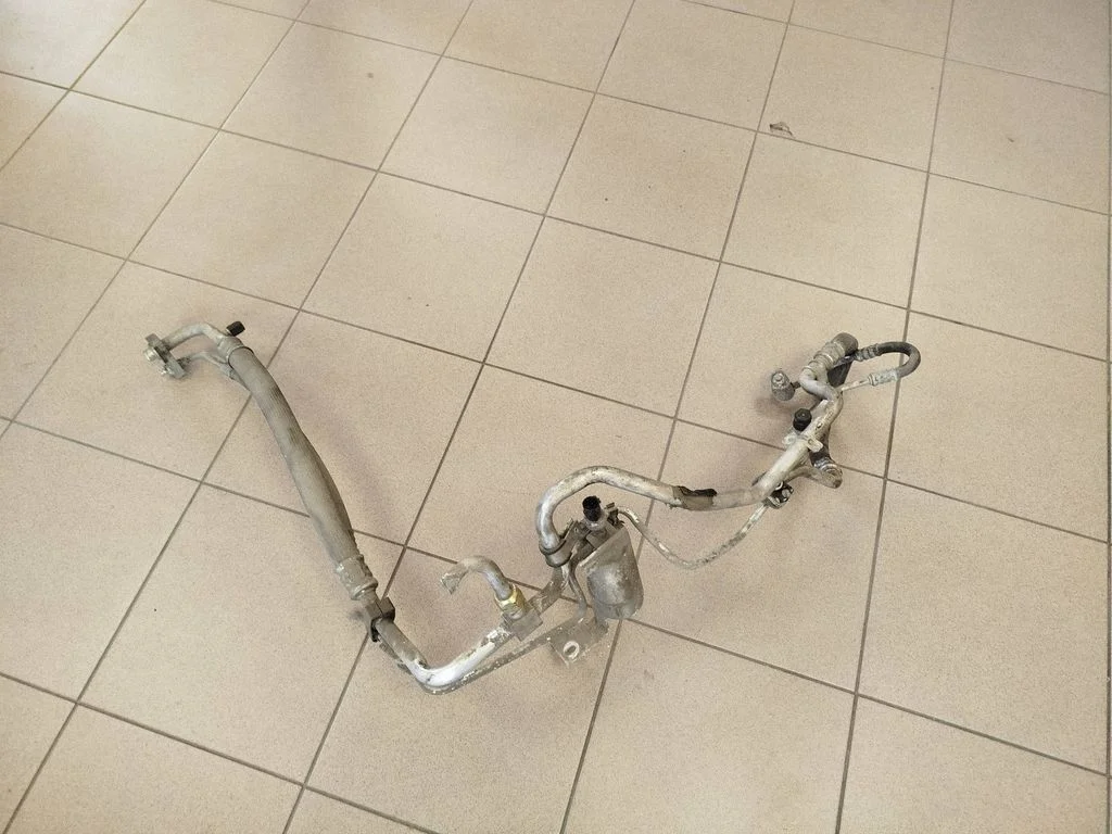 Air conditioning (A/C) pipe/hose 04677572AB